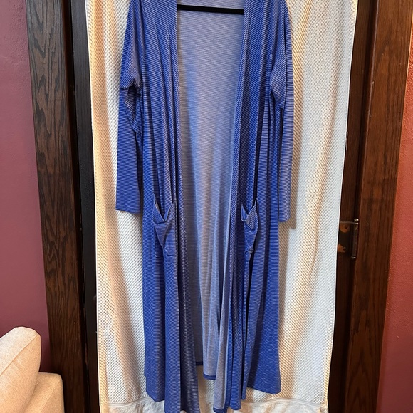 LulaRoe Sarah Long Duster Knit Cardigan Sweater Midi Top Pinstriped Blue White - Picture 1 of 9